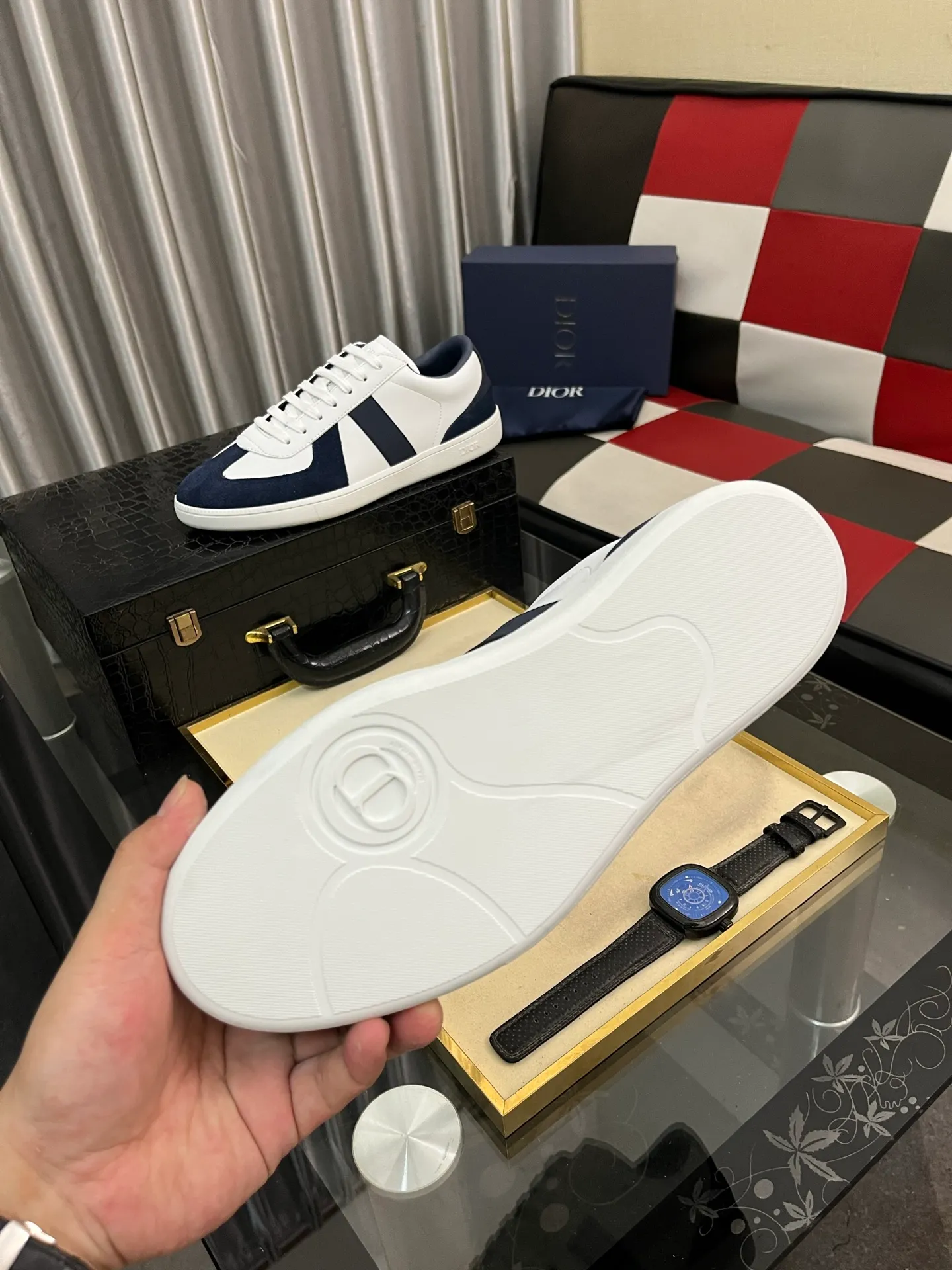Men's shoes 💰380⌚️⌚️ 【Dior*DIAO】original quality.~ Unique modern style sneakers. 🏃A must-have casual shoe for trendy men😍😍 Original brand imported from Italy, imported original leather, sheep lining (refuses to discolor and grind feet) Sole: Original sole provided by the original factory, French lazy style design ⚠️Fit to the feet, original quality, super comfortable original sole. Code number: 38-448️⃣Colors available